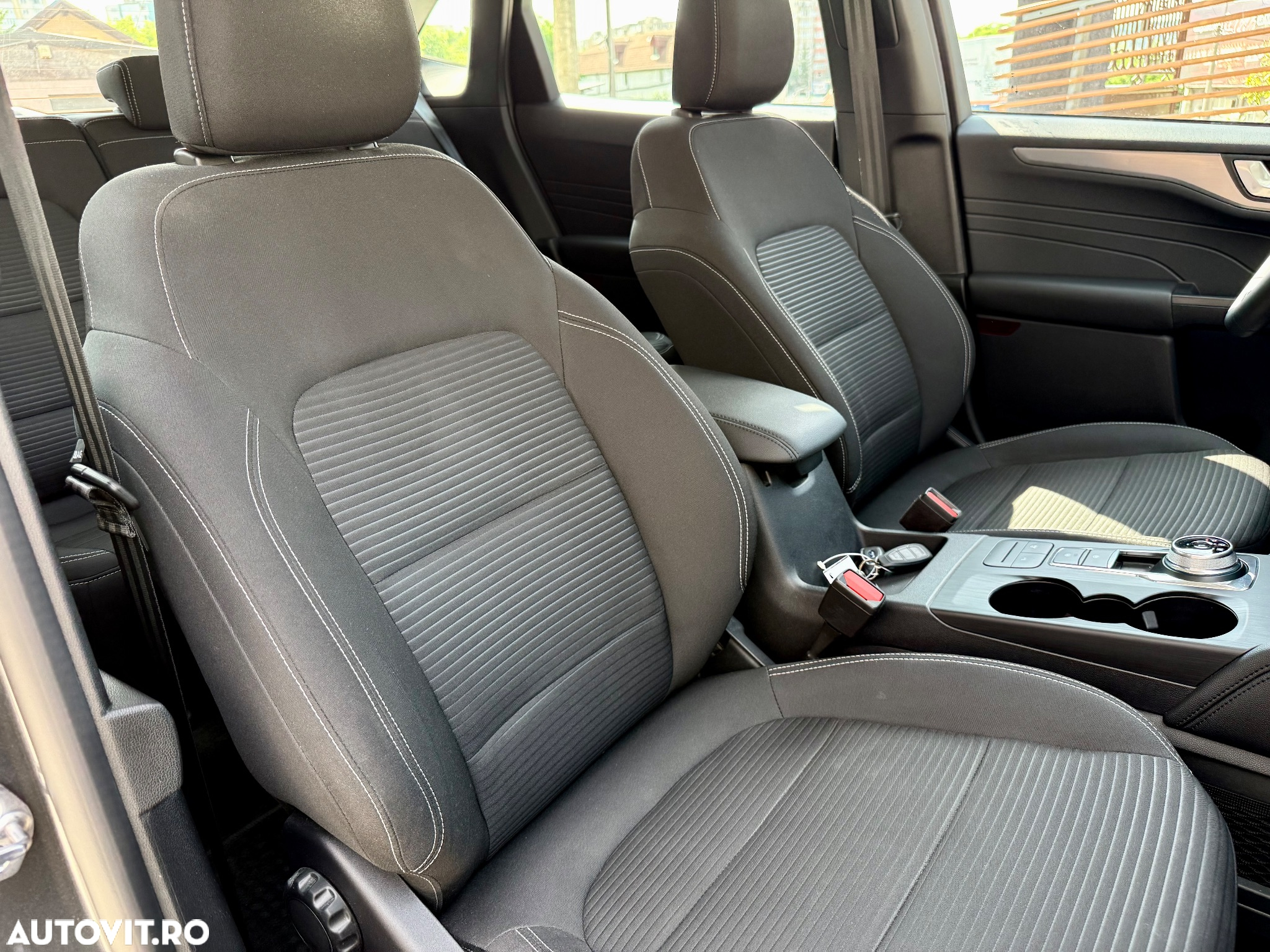 Ford Kuga 2.5 Duratec FHEV AWD Titanium - 29
