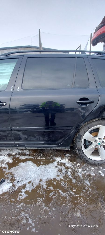 Skoda Octavia II Drzwi Tył Tylne Lewe Kolor 9910 - 1