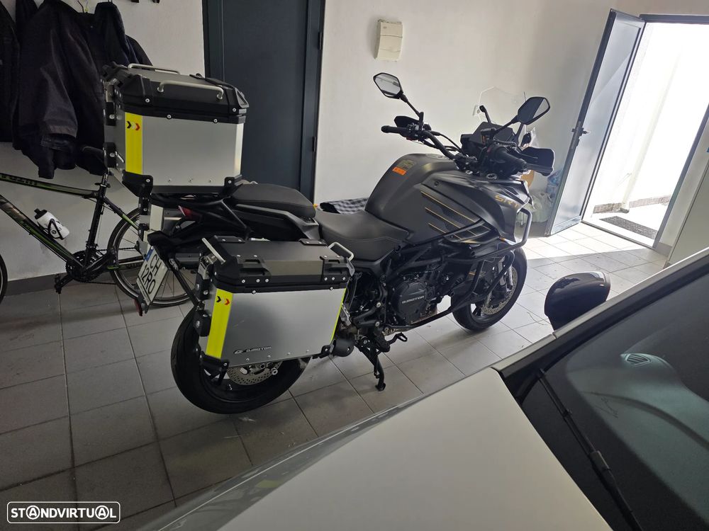 QJ Motor SRT 900S - 8