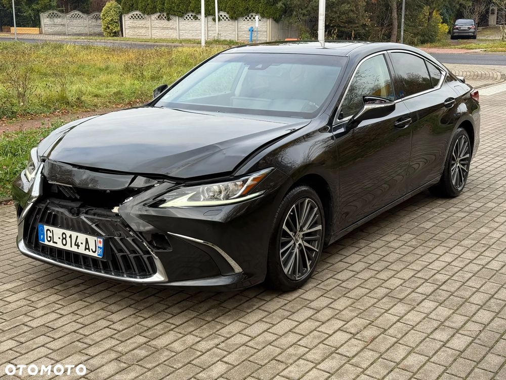 Lexus ES - 1
