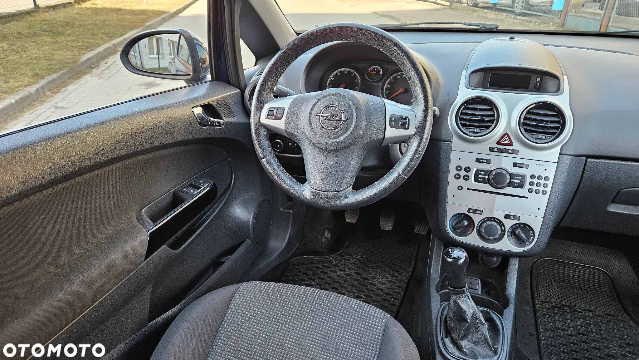 Opel Corsa 1.2 16V Essentia - 22