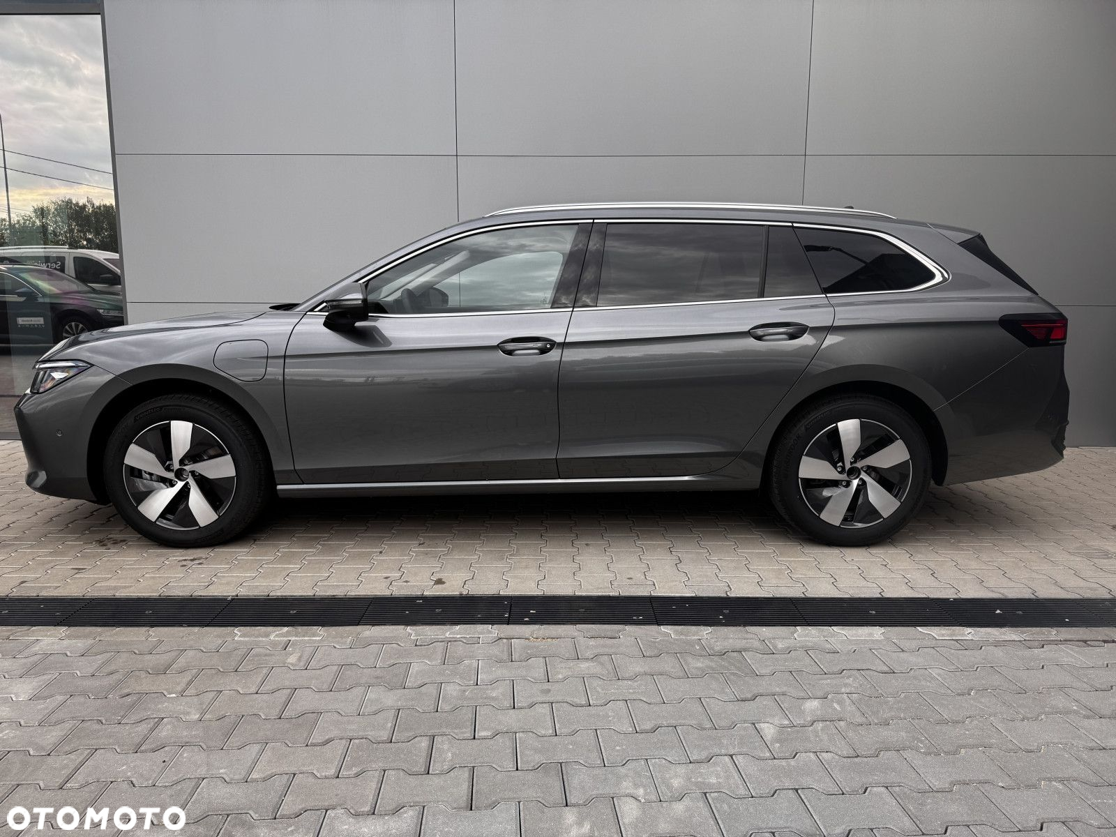 Volkswagen Passat - 5