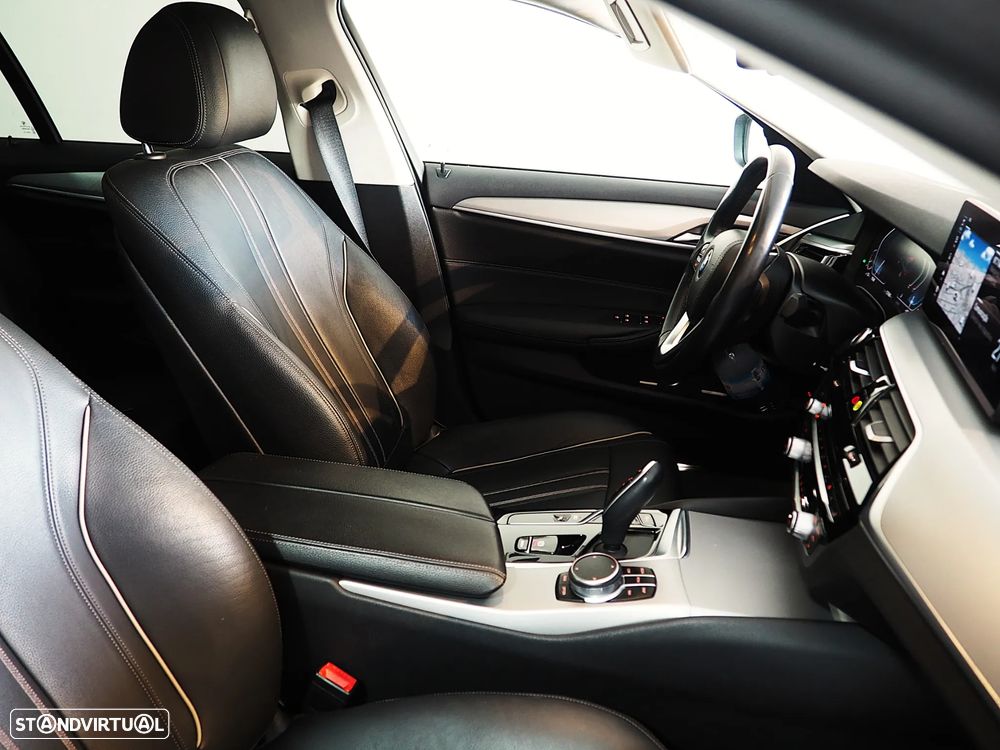 BMW 530 e Line Luxury - 26