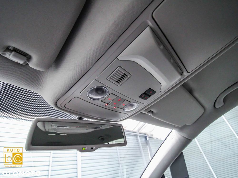 Volkswagen Touran 2.0 TDI Highline - 27