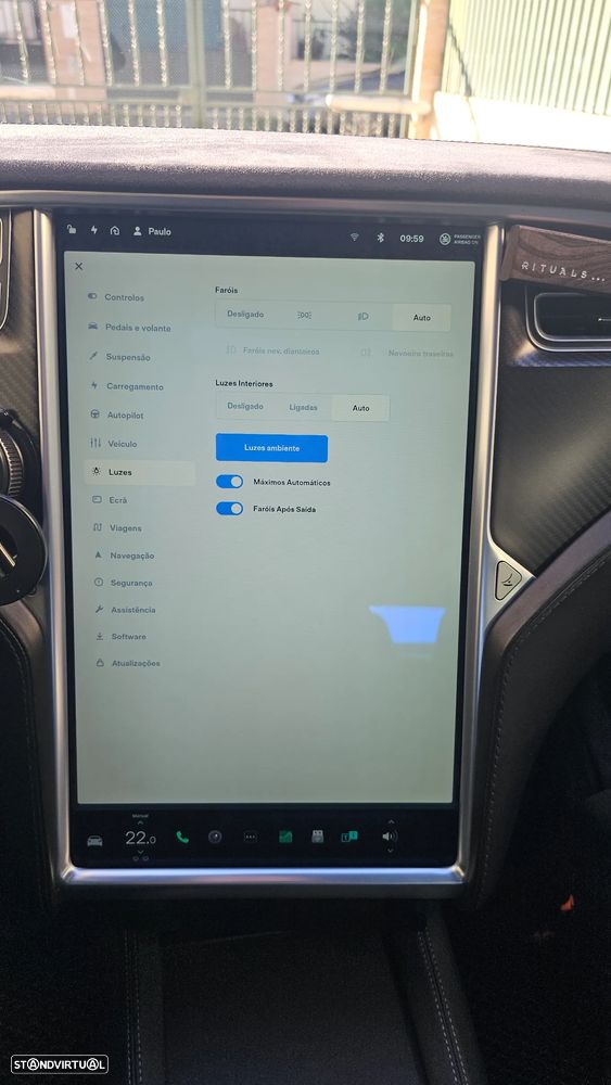 Tesla Model S 90D - 12