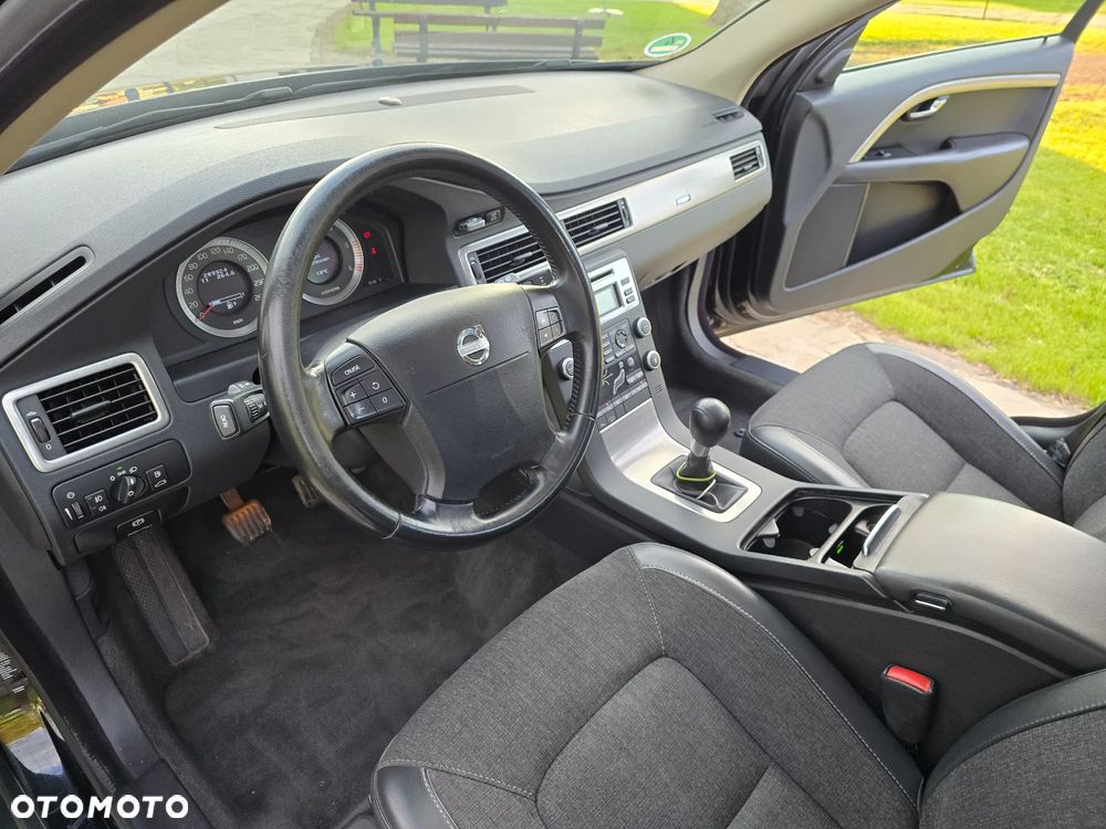 Volvo XC 70 D5 AWD Kinetic - 26