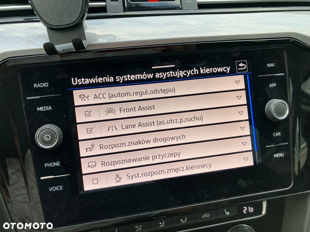 Volkswagen Passat 2.0 TDI SCR DSG 4Motion Business - 21
