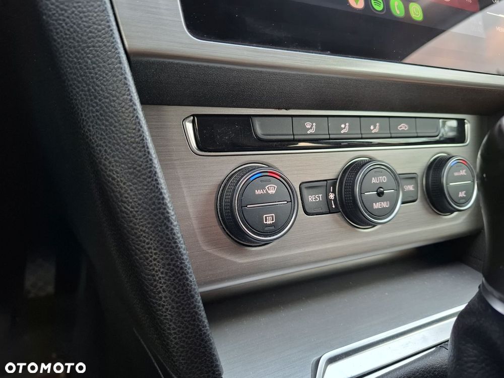 Volkswagen Passat - 11