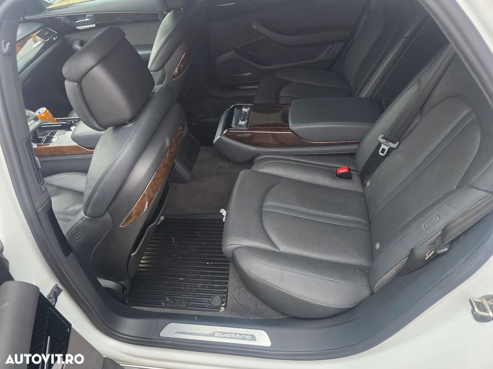Audi A8 - 7