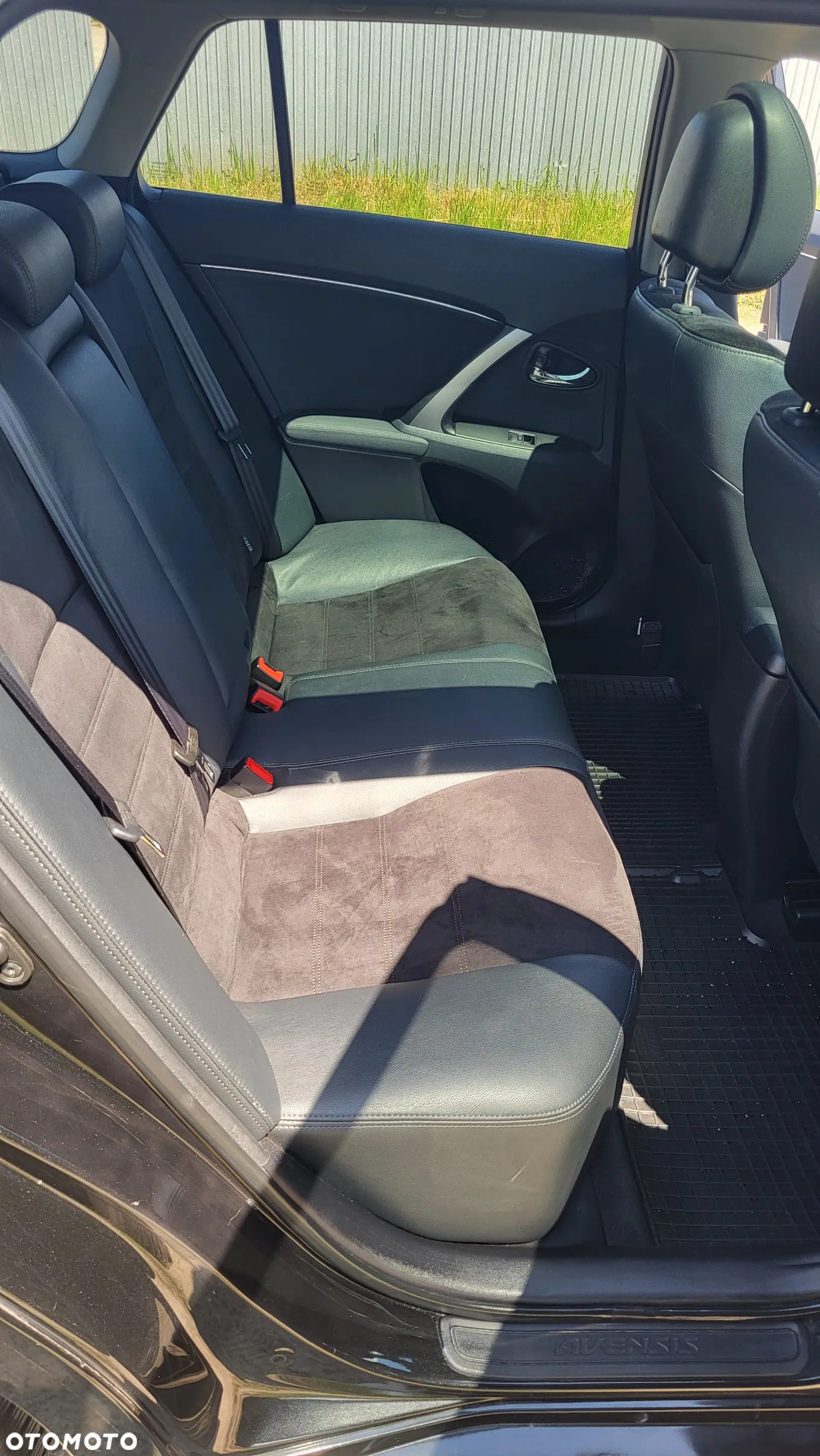 Toyota Avensis 2.0 D-4D Premium - 17