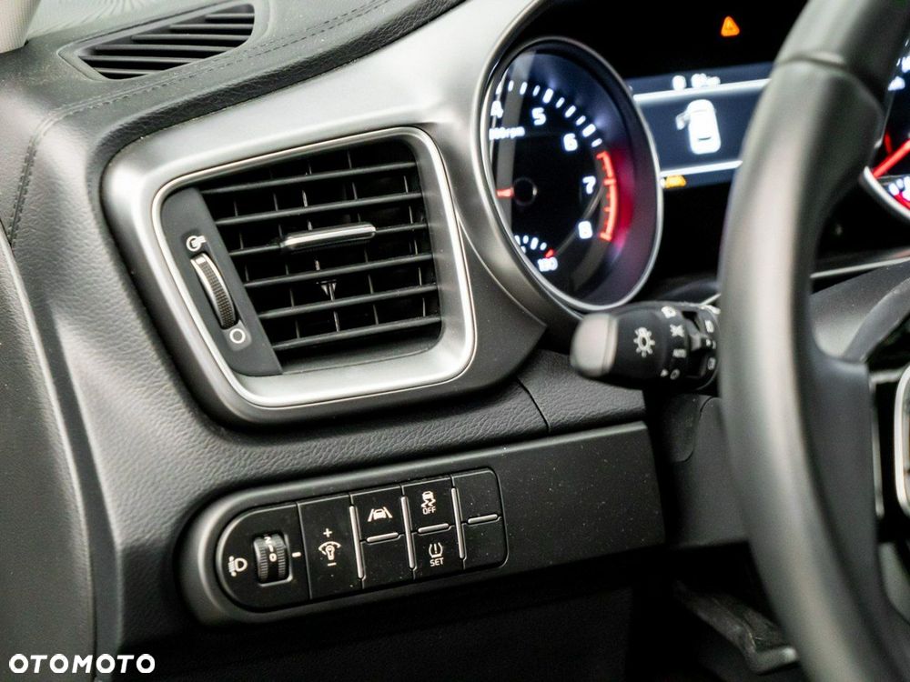 Kia Ceed 1.5 T-GDI M DCT - 24