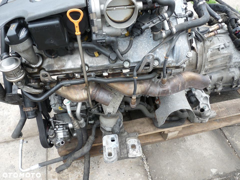 Silnik na częsci 6.0 V12  BHT AUDI A8 D3 - 6