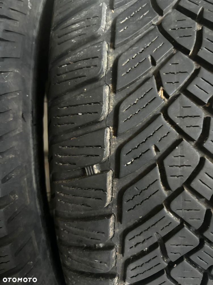 Opony zimowe - 215/65R16 - 2