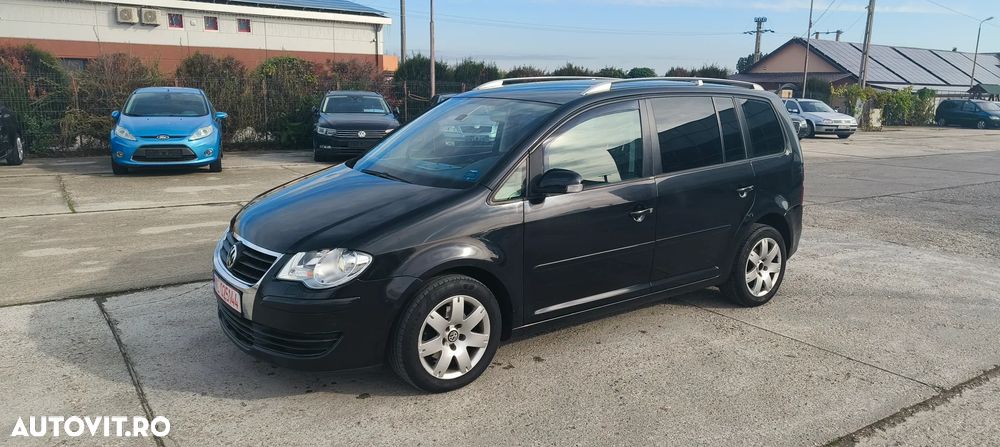 Volkswagen Touran 1.9 TDI DPF DSG Trendline - 9