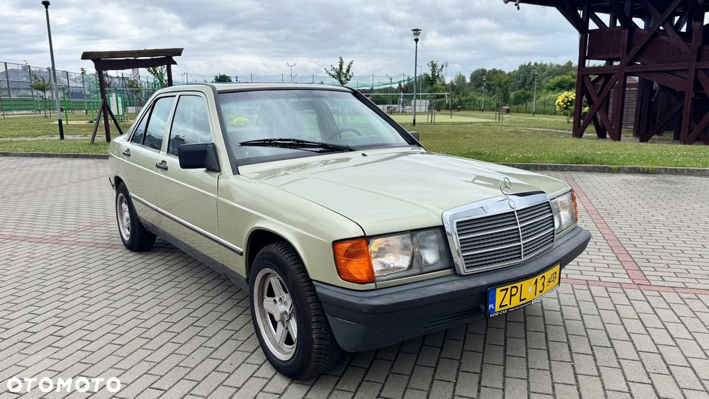 Mercedes-Benz W201 (190) - 4