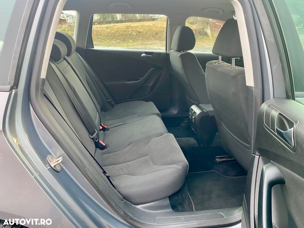 Volkswagen Passat 1.9 TDI DPF BlueMotion - 20