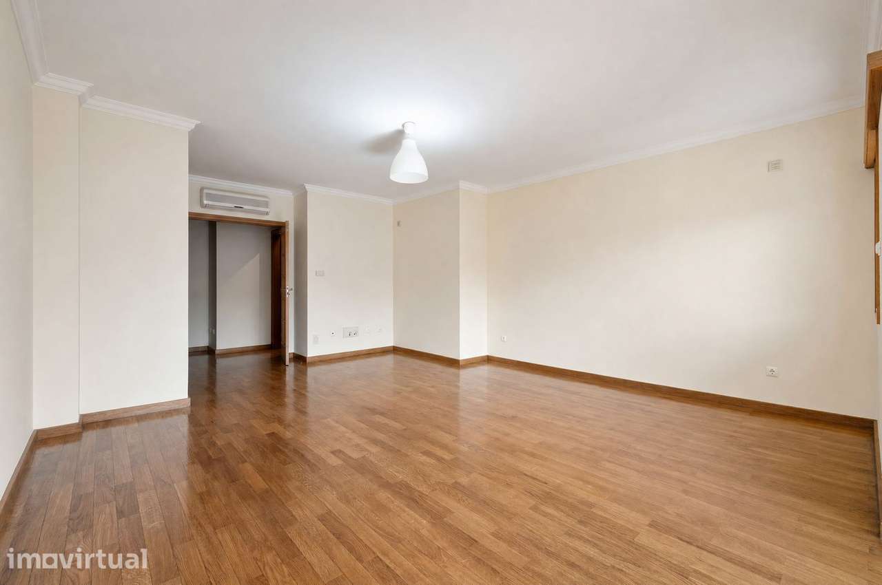 Apartamento T3 com estacionamento, Linda-a-Pastora Queijas, Oeiras - Grande imagem: 4/44