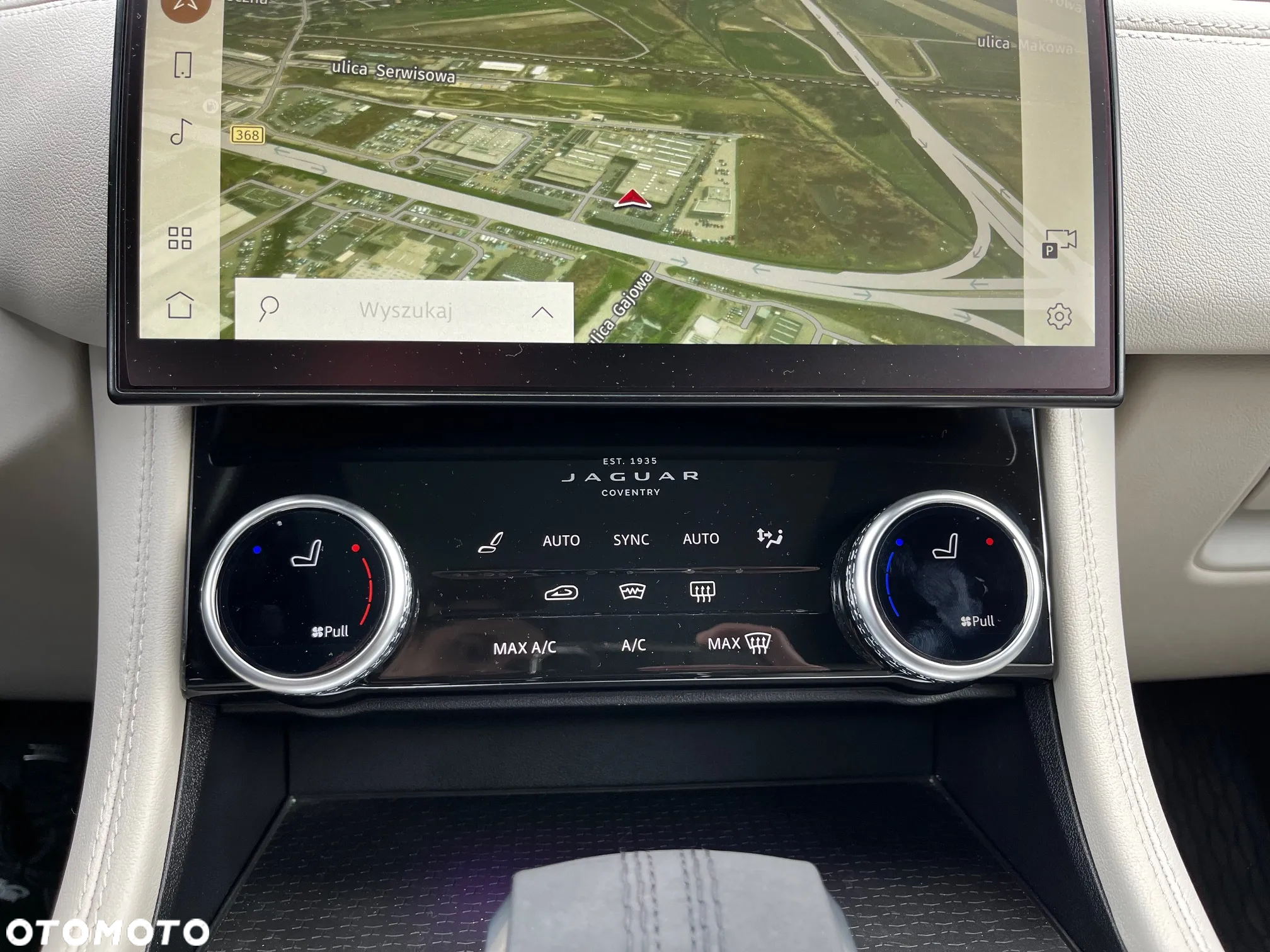 Jaguar F-Pace - 21