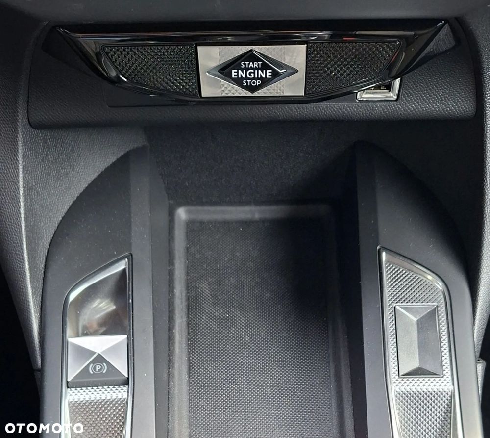 DS Automobiles DS 3 Crossback PureTech 100 Bastille - 20