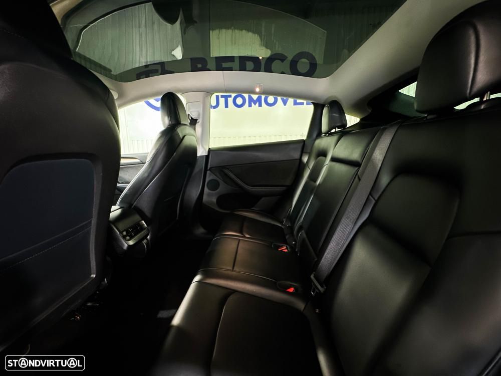 Tesla Model Y Long Range Dual Motor AWD - 10