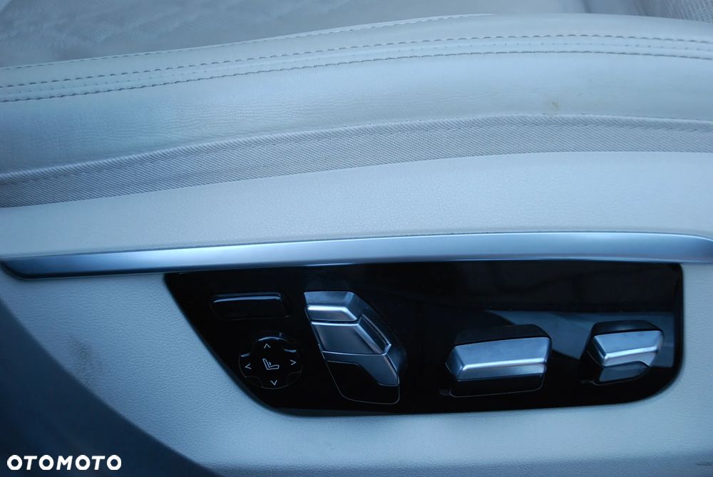 BMW Seria 7 740d xDrive - 19