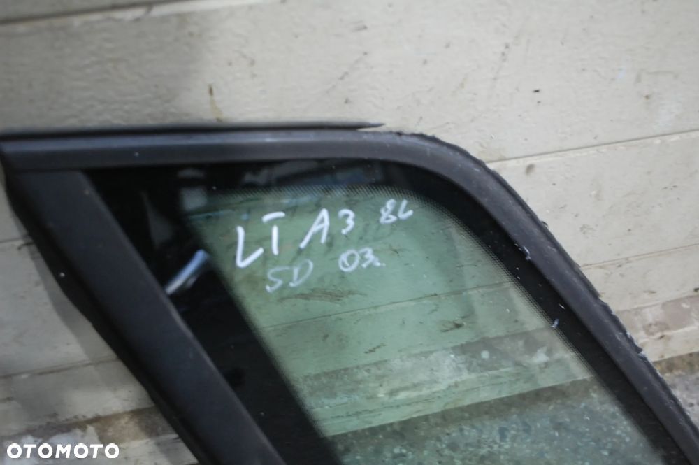 SZYBA KAROSERYJNA LEWY TYŁ TYLNA AUDI A3 8L LIFT 5D - 2