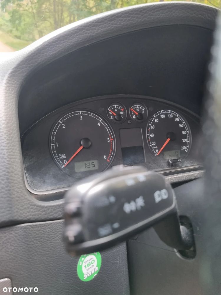 Volkswagen Multivan - 24