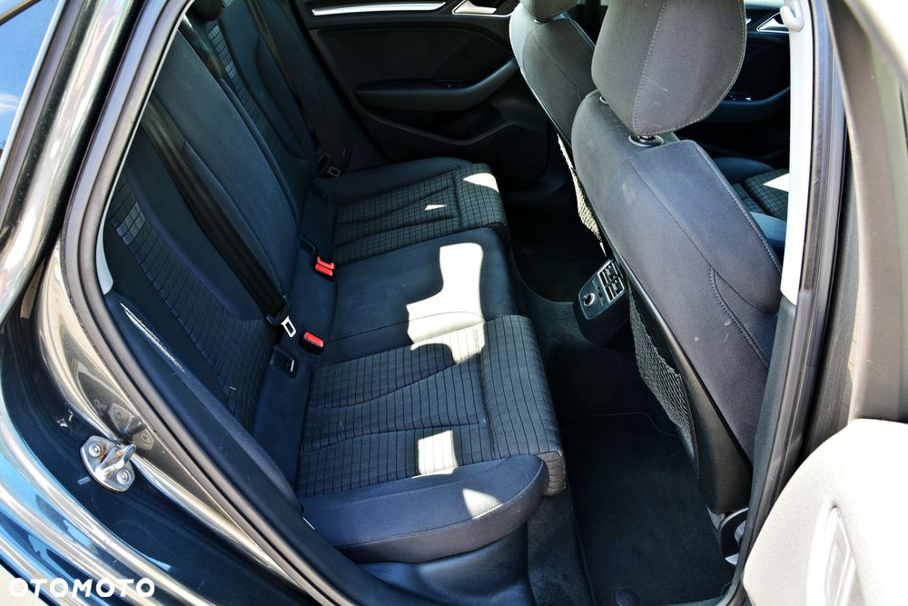 Audi A3 1.6 TDI (clean diesel) S tronic Attraction - 14