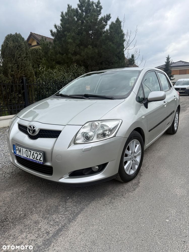 Toyota Auris - 1