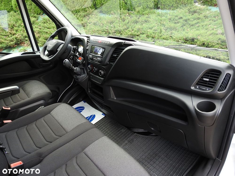 Iveco DAILY 35S16 NOWY KONTENER CHŁODNIA -10*C 8 PALET FUNKCJA GRZANIA ZASILANIE 230V TEMPOMAT KLIMATYZACJA 160KM - 40