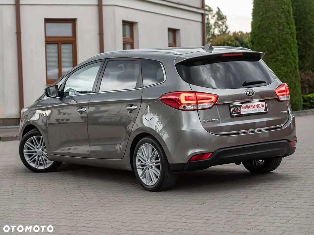 Kia Carens 1.7 CRDi 115 ISG UEFA EURO 2016 - 11