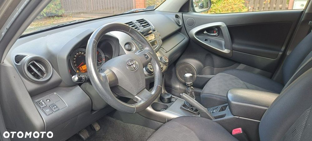 Toyota RAV4 - 12