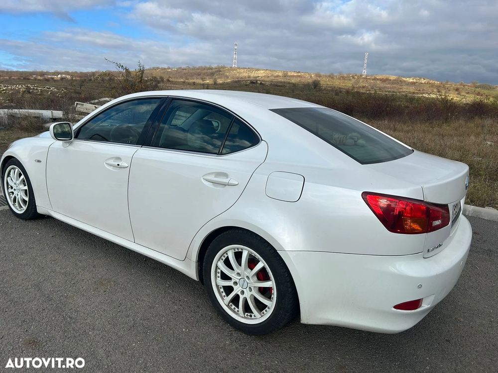 Lexus Seria IS 220d - 3