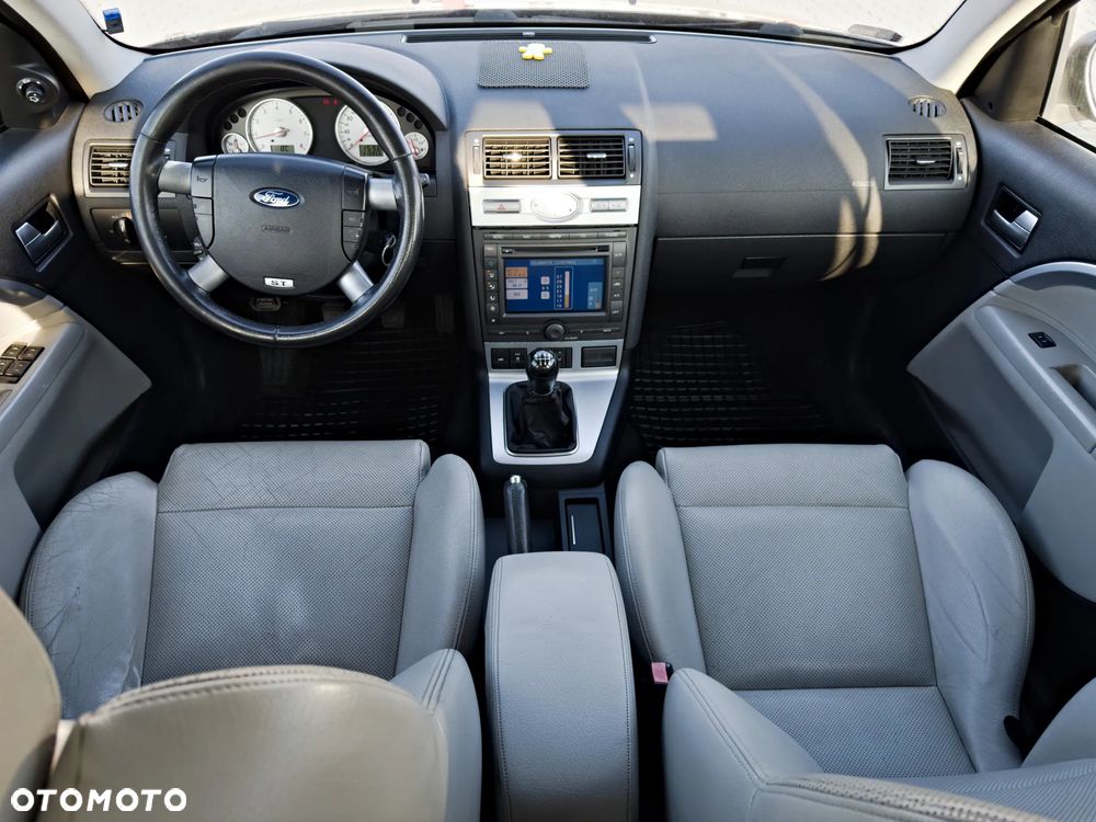 Ford Mondeo V6 ST 220 - 15