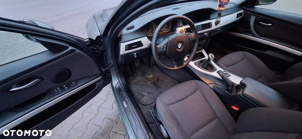 BMW Seria 3 318d Blue Performance - 11