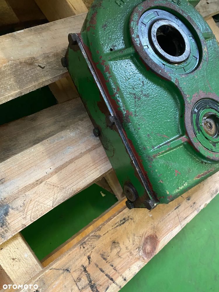 Przekładnia rozrzutnika obornika - 5