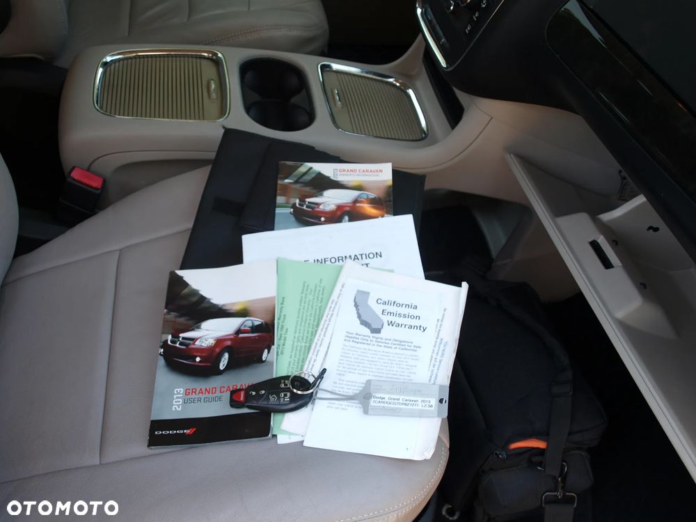 Dodge Caravan - 29