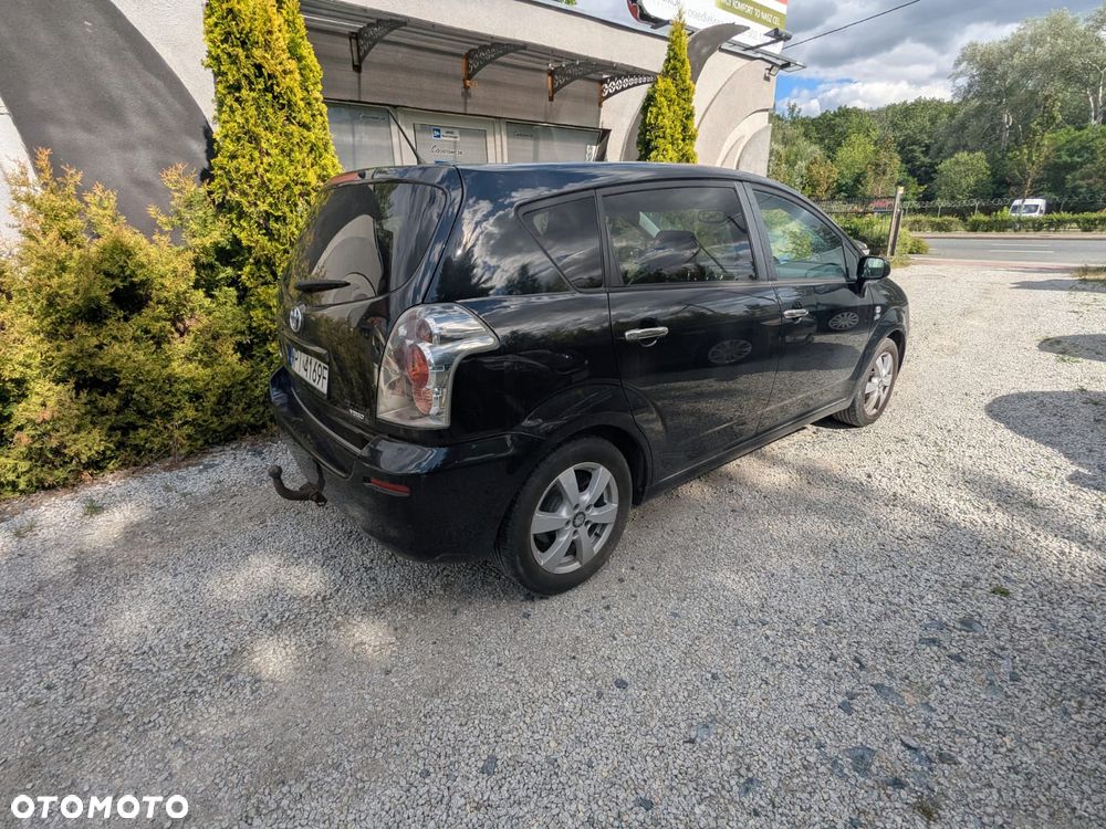 Toyota Corolla Verso 2.2 D-4D X 7os - 7