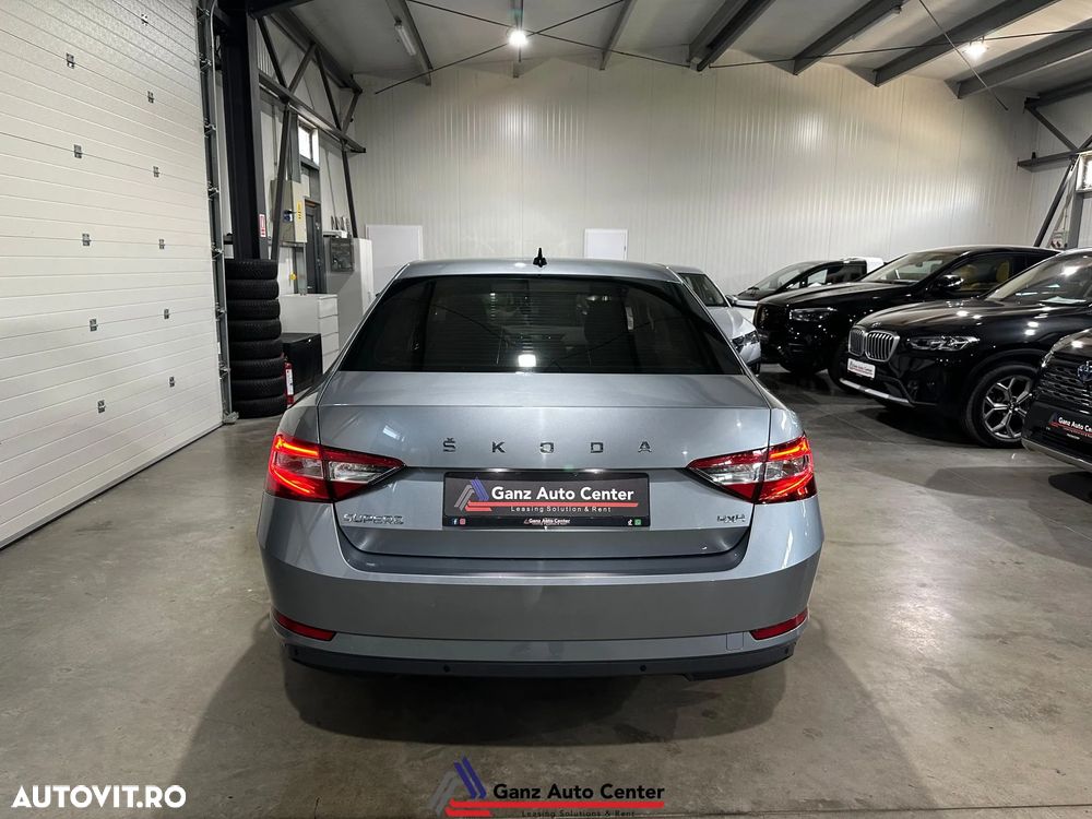 Skoda Superb 2.0 TDI 4X4 DSG Style - 33