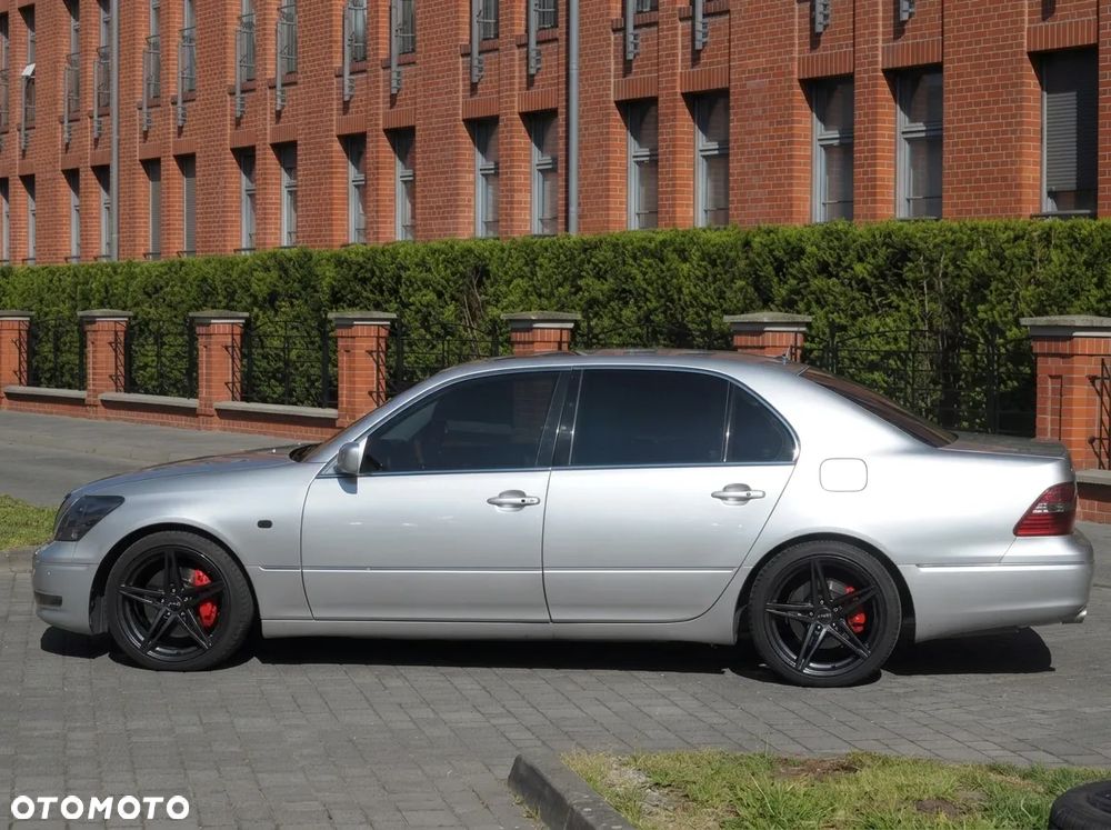 Lexus LS Voyage - 1
