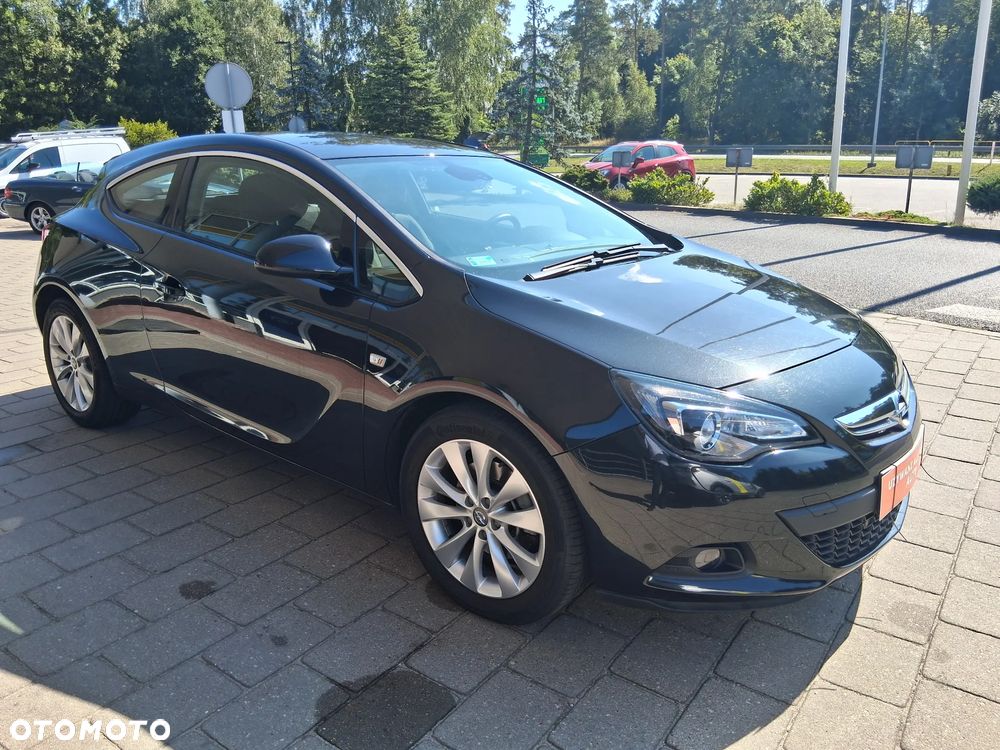 Opel Astra 2011 photo 4