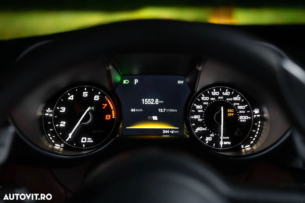 Alfa Romeo Giulia 2.9 Turbo RWD AT8 Quadrifoglio - 5