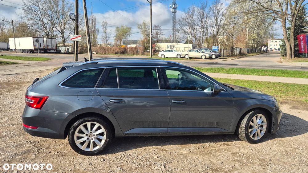 Skoda Superb 2.0 TDI Ambition DSG - 17
