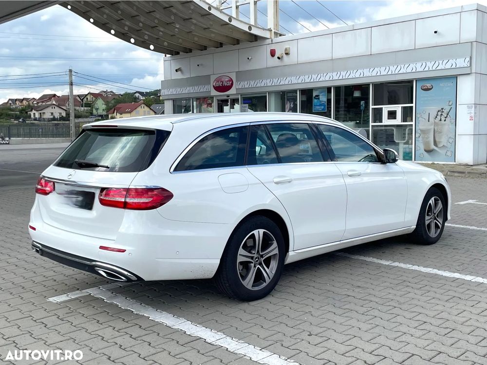 Mercedes-Benz E 220 d 4Matic 9G-TRONIC Avantgarde - 4