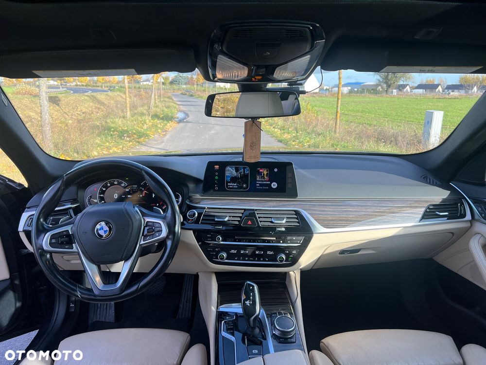 BMW Seria 5 530i Luxury Line - 9