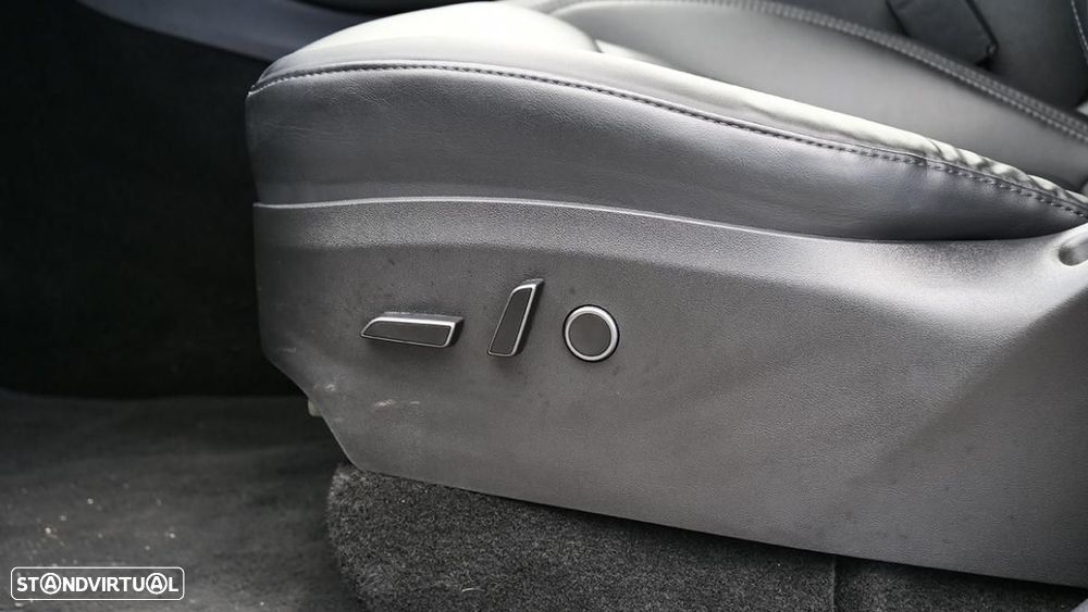 Tesla Model Y Long Range Dual Motor AWD - 20