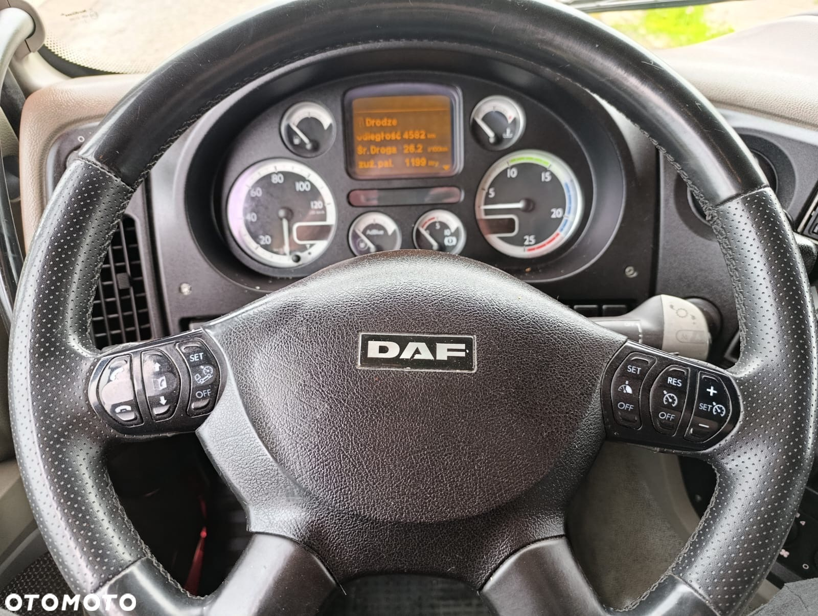 DAF XF 105.460 - 11