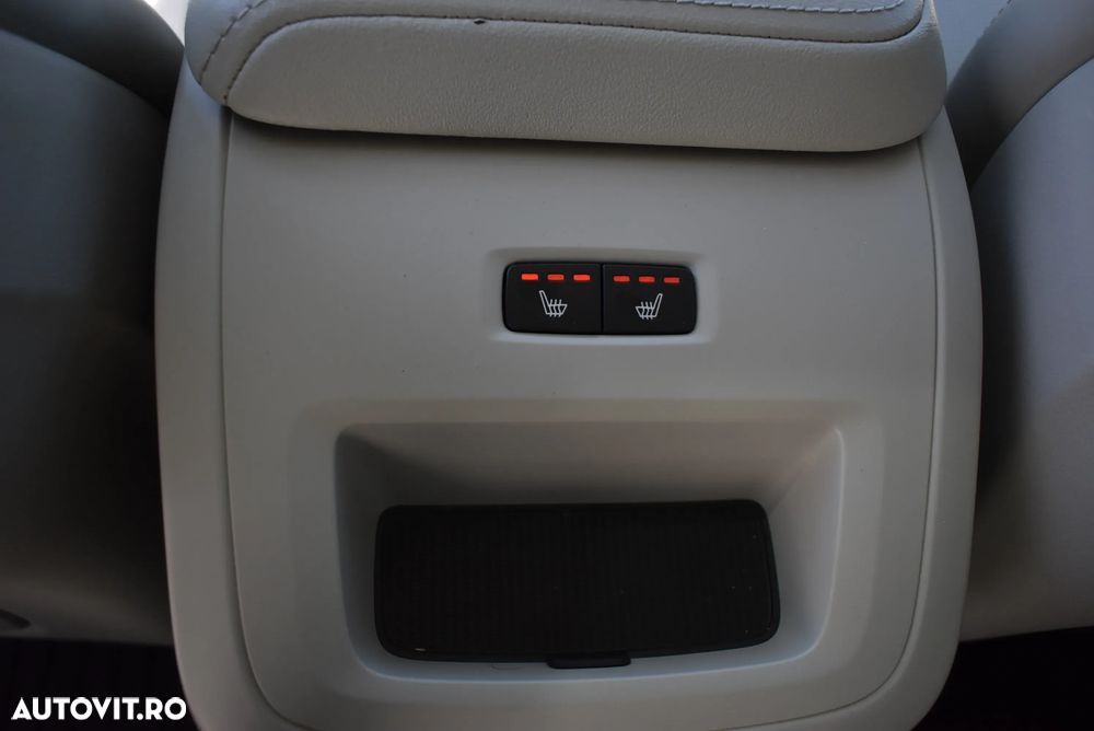 Volvo XC 60 Recharge T8 AWD AT Plus Bright - 28
