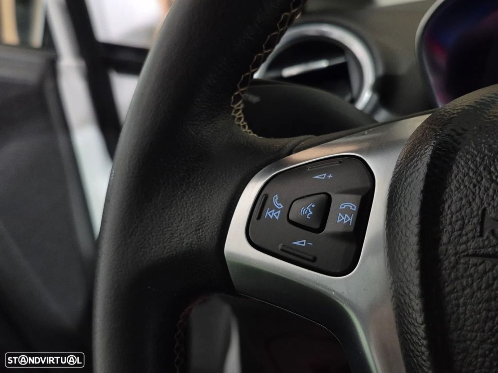 Ford Fiesta 1.0 T EcoBoost Titanium PowerShift - 19