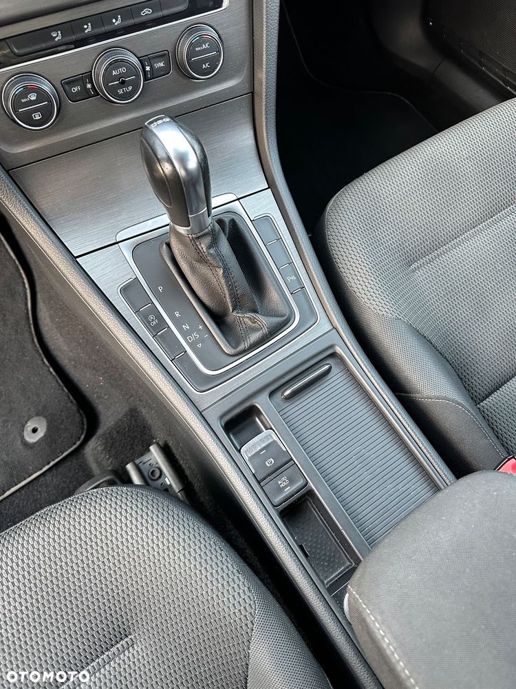 Volkswagen Golf Variant 1.6 TDI DPF DSG Highline - 13